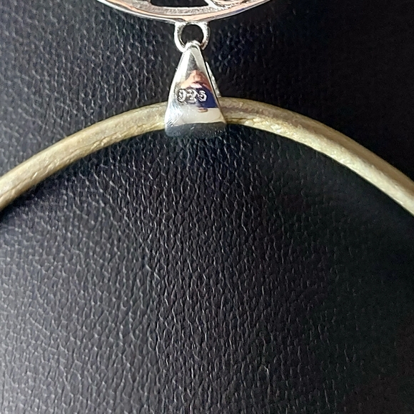 Sterling pendant with semi precious stones - Picture 3 of 4